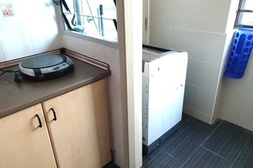 CONDOMINIUM OCEAN PALMS(PERMATA IDAMAN)