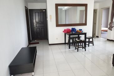 CONDOMINIUM OCEAN PALMS(PERMATA IDAMAN)