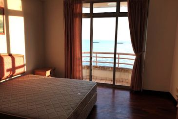 CONDOMINIUM OCEAN PALMS(PERMATA IDAMAN)