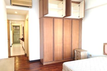 CONDOMINIUM OCEAN PALMS(PERMATA IDAMAN)