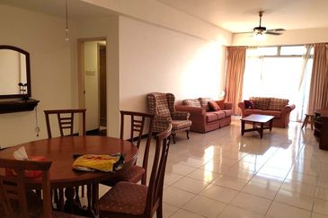 CONDOMINIUM OCEAN PALMS(PERMATA IDAMAN)