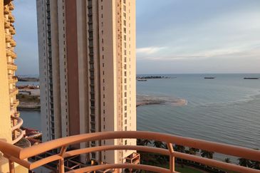 CONDOMINIUM OCEAN PALMS(PERMATA IDAMAN)