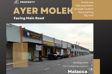 Facing Main Road New Shop 1 Sty Shop Tambak Paya Harmoni Ayer Molek Melaka