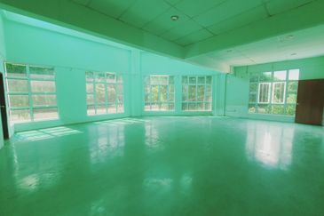 Corner Main Road Freehold Below Value Ayer Keroh Permai Bukit Beruang Melaka