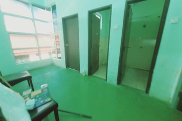 Corner Main Road Freehold Below Value Ayer Keroh Permai Bukit Beruang Melaka