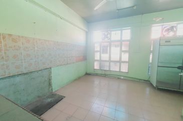 Corner Main Road Freehold Below Value Ayer Keroh Permai Bukit Beruang Melaka