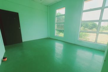 Corner Main Road Freehold Below Value Ayer Keroh Permai Bukit Beruang Melaka