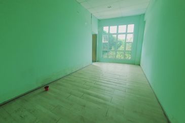 Corner Main Road Freehold Below Value Ayer Keroh Permai Bukit Beruang Melaka