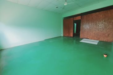 Corner Main Road Freehold Below Value Ayer Keroh Permai Bukit Beruang Melaka