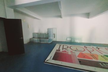 Corner Main Road Freehold Below Value Ayer Keroh Permai Bukit Beruang Melaka