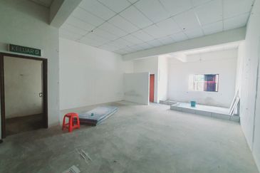 1st Floor Office Busy Area Pusat Perniagaan Bukit Baru Utama Melaka