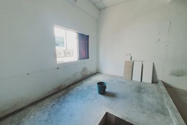 1st Floor Office Busy Area Pusat Perniagaan Bukit Baru Utama Melaka