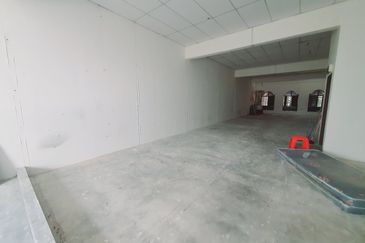 1st Floor Office Busy Area Pusat Perniagaan Bukit Baru Utama Melaka