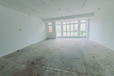 1st Floor Shop Face Main Road Paya Rumput Utama Cheng Batu Berendam Melaka