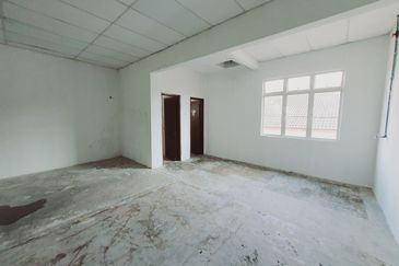 1st Floor Shop Face Main Road Paya Rumput Utama Cheng Batu Berendam Melaka