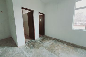 1st Floor Shop Face Main Road Paya Rumput Utama Cheng Batu Berendam Melaka