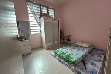 Super Size 22 x 80 sq.ft with 24hr Security Angkasa Nuri Batu Berendam