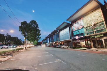 Facing Main Road Ready Tenant Kota Laksamana Syahbandar Bank of China