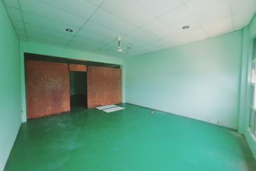 Corner Below Value 15% RM220K Freehold Ayer Keroh Permai Bukit Beruang