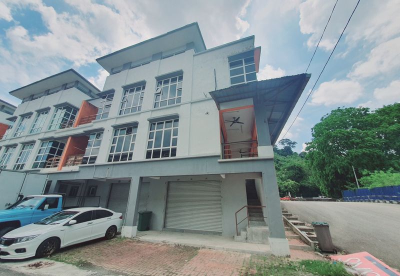 Corner Below Value 15% RM220K Freehold Ayer Keroh Permai Bukit Beruang