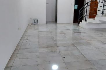 Nice House 2 Sty Terrace Tmn Suria Bukit Katil