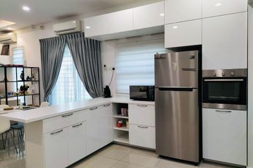 Fully Furnish Corner 2 Sty Teres Gangsa Impian Infinity Batu Berendam