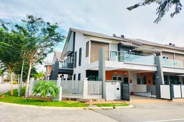 Fully Furnish Corner 2 Sty Teres Gangsa Impian Infinity Batu Berendam