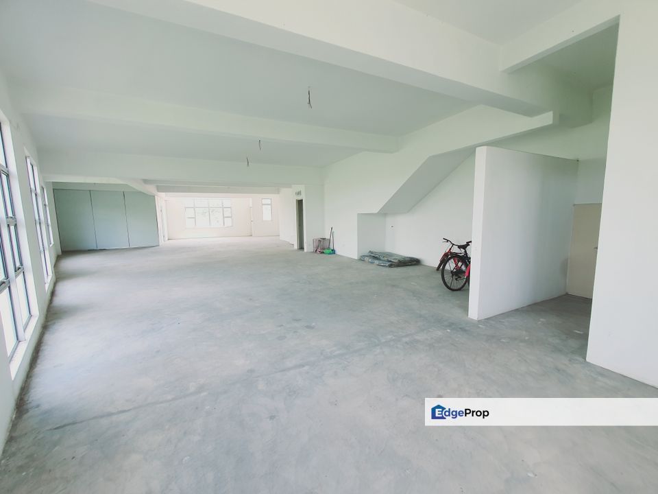 Big Size 2000 sq.ft Main Road 1st Floor Bertam Mutiara Cheng Batu Berendam, Melaka, Cheng