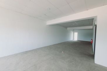 Super Below bank Value 15% Facing Main Road 3 Sty Shop Klebang Utama