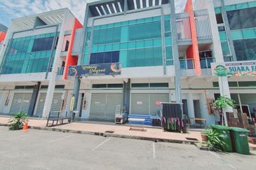 Super Below bank Value 15% Facing Main Road 3 Sty Shop Klebang Utama