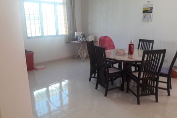 Freehold 1.5 Sty Bungalow Big Land 5700 sqft Krubong Perdana batu Berendam