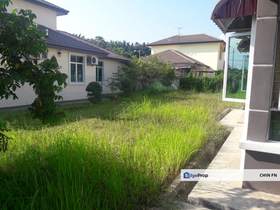 Freehold 1.5 Sty Bungalow Big Land 5700 sqft Krubong Perdana batu Berendam, Melaka, Batu Berendam