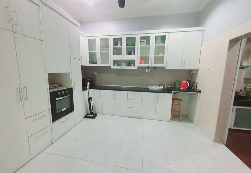 Below Value 16% / RM90K Renovated 2 Sty Semi D Batu Berendam Putra Infineon