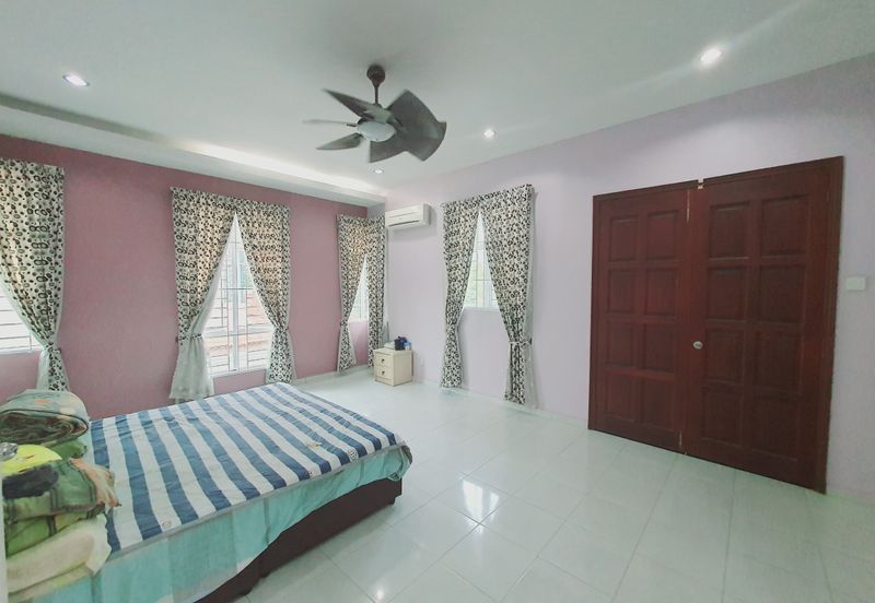 Below Value 16% / RM90K Renovated 2 Sty Semi D Batu Berendam Putra Infineon