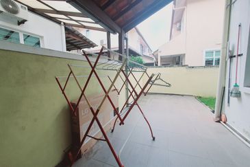 Below Value 16% / RM90K Renovated 2 Sty Semi D Batu Berendam Putra Infineon