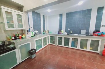 Below Value 16% / RM90K Renovated 2 Sty Semi D Batu Berendam Putra Infineon