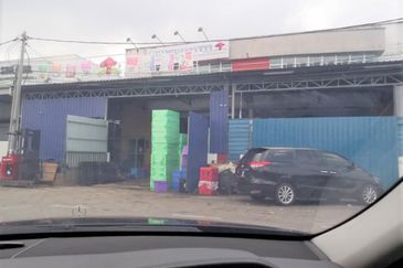 Very Big Factory 8000 sq.ft IKS Merdeka Jaya Batu Berendam Malim