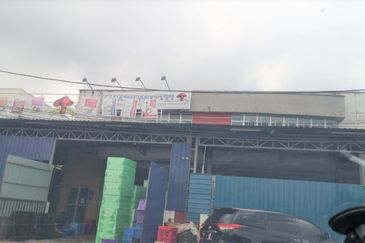 Very Big Factory 8000 sq.ft IKS Merdeka Jaya Batu Berendam Malim