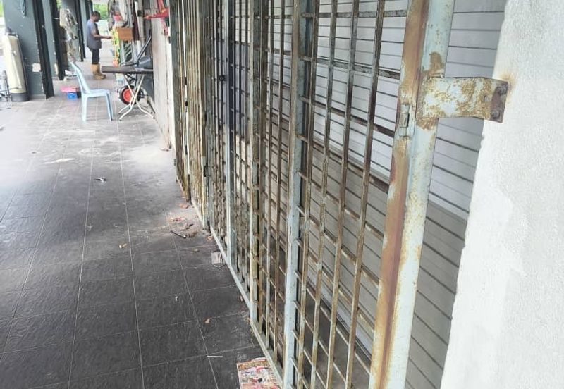 Face Main Road Ready Tenant Big 22 x 90 Shop Tanjong Minyak Perdana