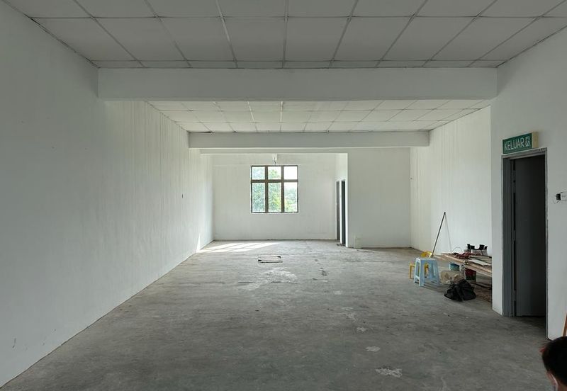 Face Main Road Ready Tenant Big 22 x 90 Shop Tanjong Minyak Perdana