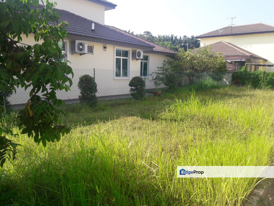 Low Price 1.5 Sty Bungalow Big 5700 sqft Krubong Perdana batu Berendam, Melaka, Durian Tunggal