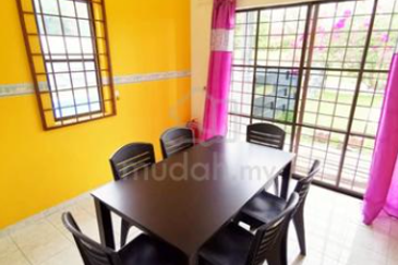 Fully Furnished Nice 1 Sty Bungalow A Famosa Resort Alor Gajah