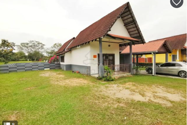 Fully Furnished Nice 1 Sty Bungalow A Famosa Resort Alor Gajah