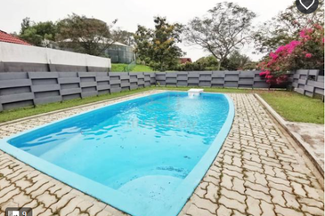 Fully Furnished Nice 1 Sty Bungalow A Famosa Resort Alor Gajah