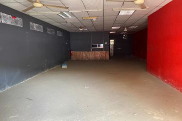 Facing Busy Main Road 2 Storey Shop Malim Jaya Batu Berendam