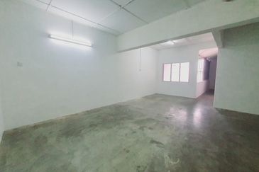 Facing Busy Main Road 2 Storey Shop Malim Jaya Batu Berendam