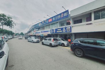 Facing Busy Main Road 2 Storey Shop Malim Jaya Batu Berendam