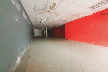 Facing Busy Main Road 2 Storey Shop Malim Jaya Batu Berendam