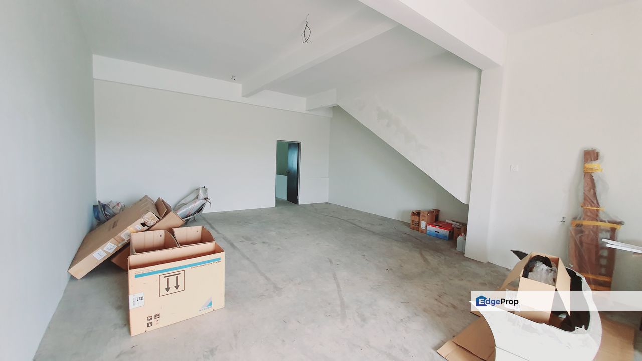 Face Main Road Highway Ground Floor Gangsa Avenue CTRM Batu Berendam, Melaka, Batu Berendam