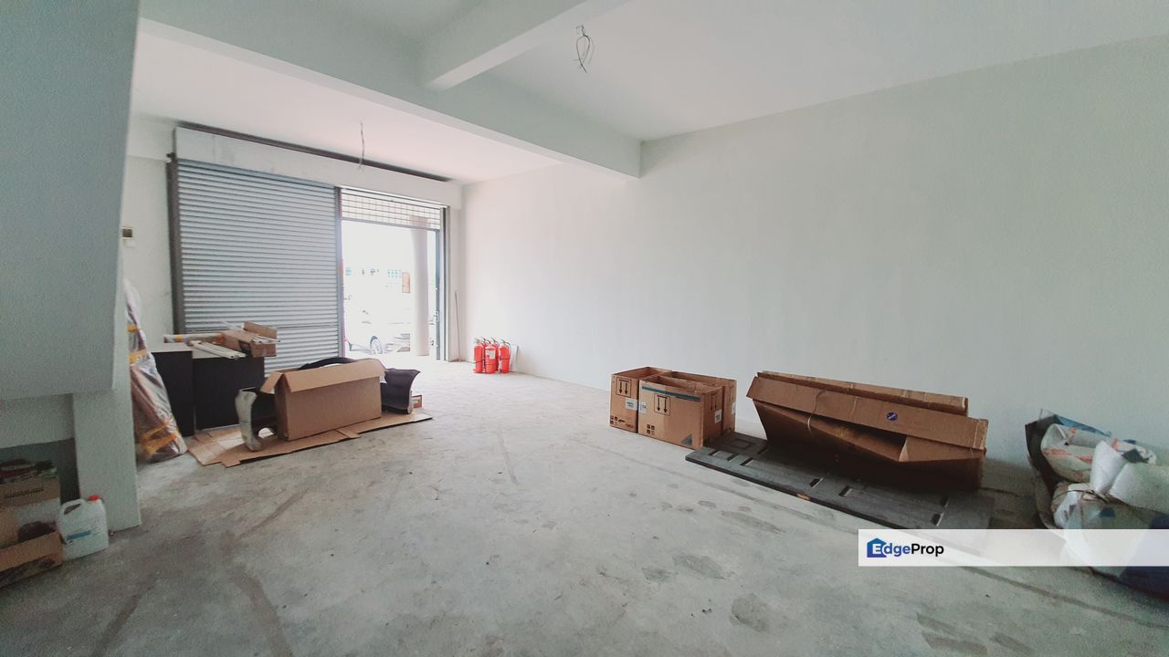 Face Main Road 1st Floor Office Shop Gangsa Avenue CTRM Batu Berendam, Melaka, Batu Berendam